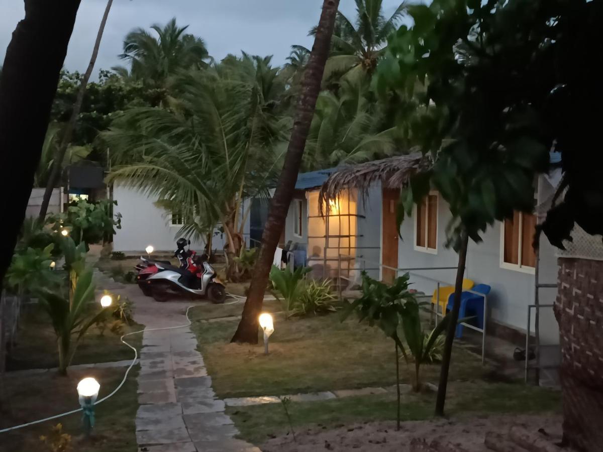 Shantaram Beach Huts Arambol Exterior photo